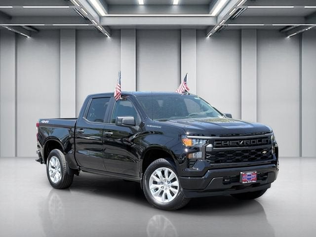 2026 Chevrolet Silverado 1500 Custom in Black — front three-quarter view