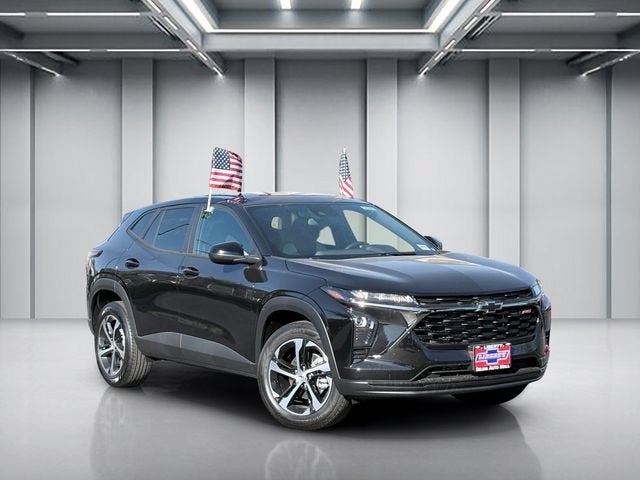 2026 Chevrolet Trax 1RS in Mosaic Black Metallic — front three-quarter view