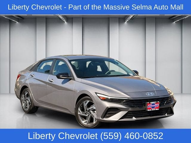 2025 Hyundai Elantra SEL Sport in Gray — front three-quarter view