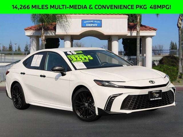 2025 Toyota Camry SE in Ice Cap — front three-quarter view