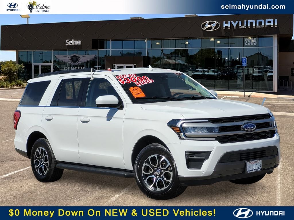 2024 Ford Expedition XLT in Oxford White — front three-quarter view